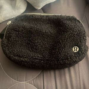 Lululemon Sherpa belt bag